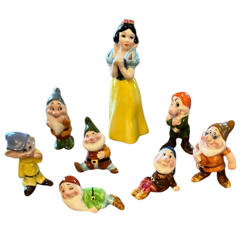 Vintage Walt Disney Productions Japan Snow White & 7 Dwarfs